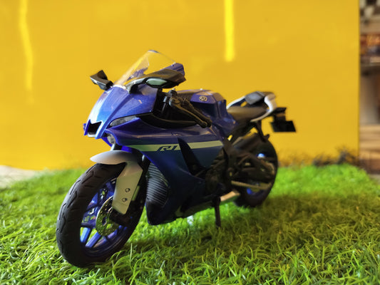 Blue R15 Diecast